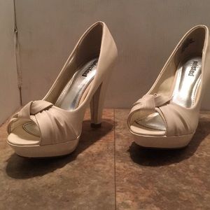 Unlisted brand white/eggshell colored heels sz 8.5